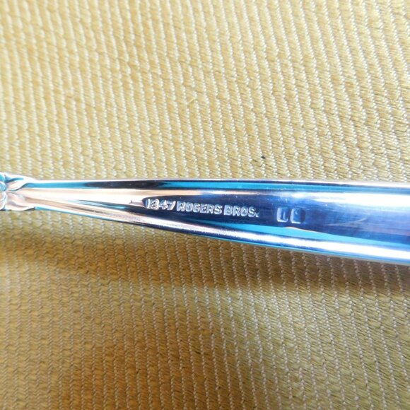 1847 Rogers Bros. Garland (1965) tablespoon (serving spoon) VGU - Picture 5 of 5